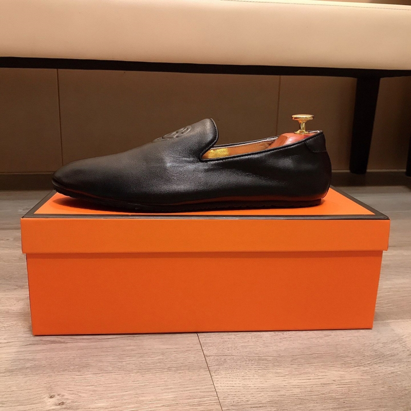G*u*i leather shoes
